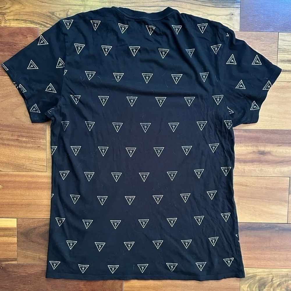 Guess Bundle T-Shirts - Picture 4 of 10
